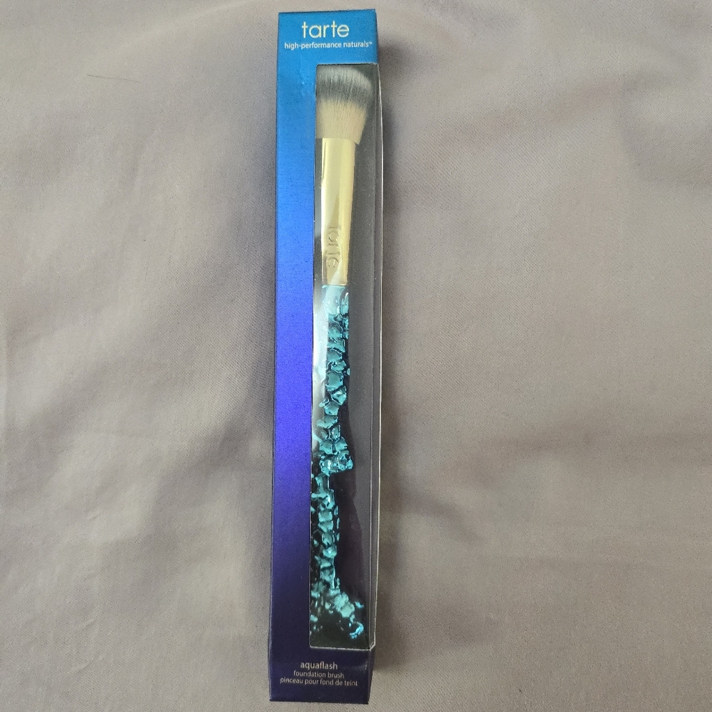 NIB Tarte Foundation Makeup Brush - rainforest of the Sea